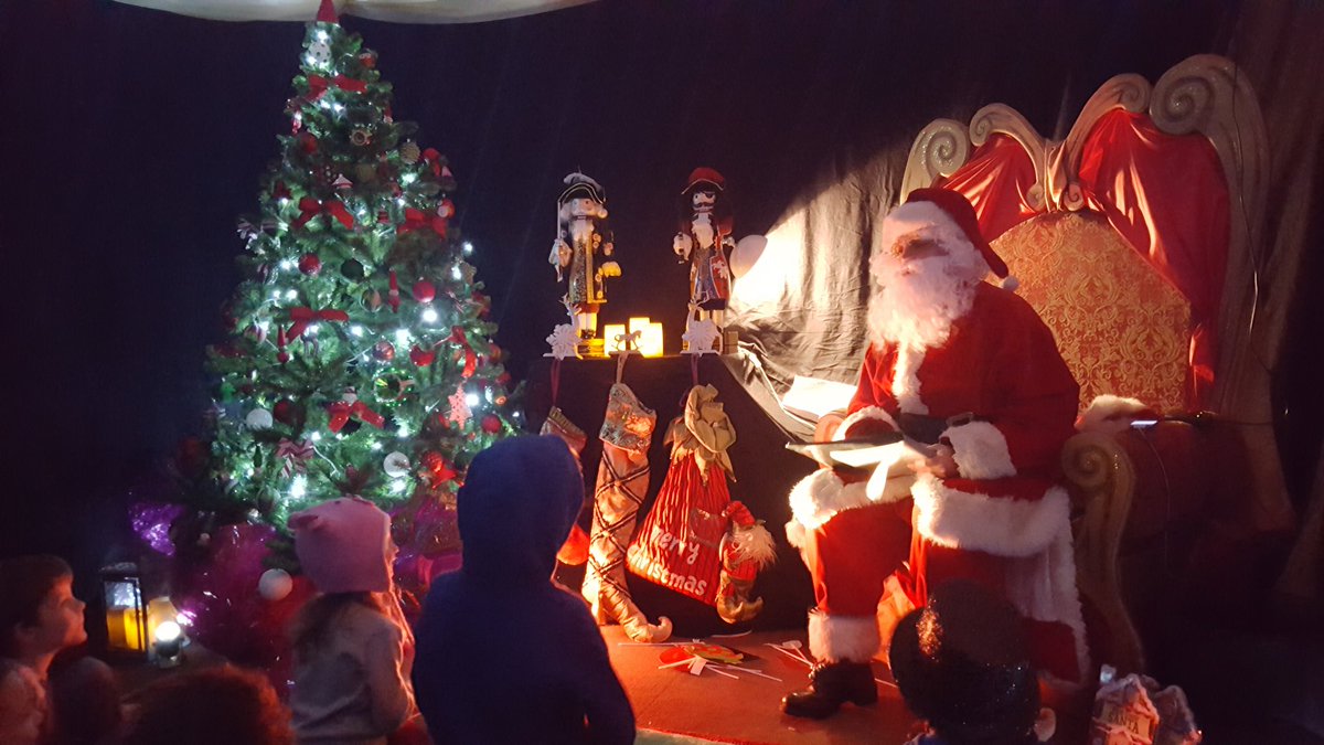 SarahHacker_rdg's tweet photo. Meeting the main man at @thejellyReading. Here's here next weekend too. https://t.co/g0mvnjgO8s #rdguk #makeRDG #LightUpRDG https://t.co/TyXzQJnLP5