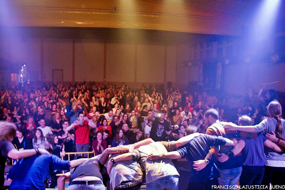 Francisco Lajusticia Bueno fotografió el #ConcierTAKO de <a href="/Tako_Ejea/">Tako</a> y <a href="/ArtistasGremio/">Artistas del Gremio</a> en #LaMuela #26N Aquí #TAKO <a href="/chuanpietro/">Pedro Bartolomé</a> <a href="/aespadaroda/">Arturo Espada</a>
