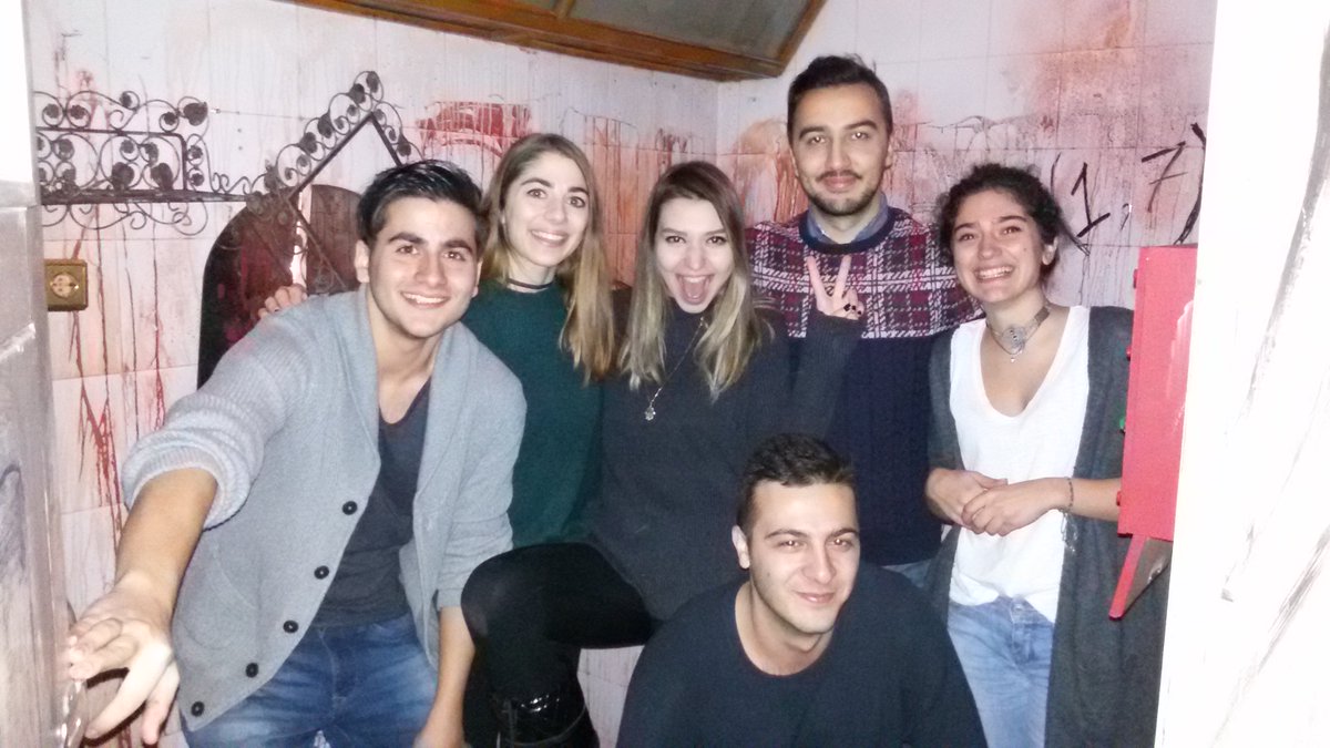 Katil Ressamın evinden kaçmayı başardılar. Tebrikler. #korku #katilressam #evdenkaçışoyunu #korkuevi #Ankara