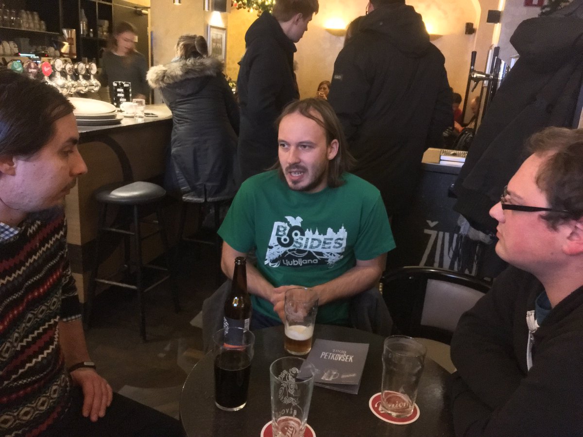 DragonSprintCom's tweet photo. Pre-sprint meetup! #dragonsprint https://t.co/b0YpPWu3SY