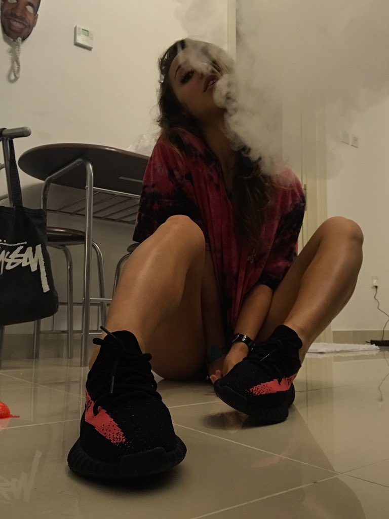 saaaashaaa's tweet image. Здаров бандиты 😈