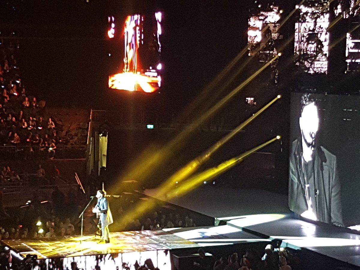 TheDessertDeli's tweet photo. Incredible talent @JamesArthur23 !! @CapitalOfficial #JJBstage #JingleBellBall https://t.co/Pi5UD8kyQf