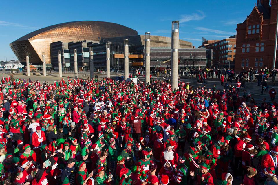 rachelle_barlow's tweet photo. Beautiful breezy morning running across the Cardiff Bay barrage for @WelshHearts #SantaElfDash2016. Did it for my sister <3 #runningforlaura https://t.co/6gg1VCgZnN
