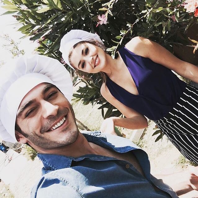 Ponçiklerrr😍Burak'ın sildiği foto😏Niye yaptın bunu bize Burağğğk😂 #HandeErçel #AşkLaftanAnlamaz #ÇokGeç #BurakDeniz