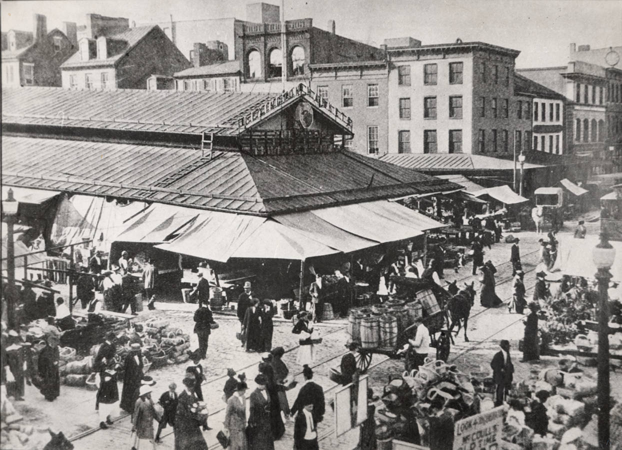 Entrance to Lexington Market, c. 1937. Meredith Janvier (1872-1936). Courtesy [Enoch Pratt Free Library](http://collections.digitalmaryland.org/cdm/singleitem/collection/mdaa/id/42/rec/1).