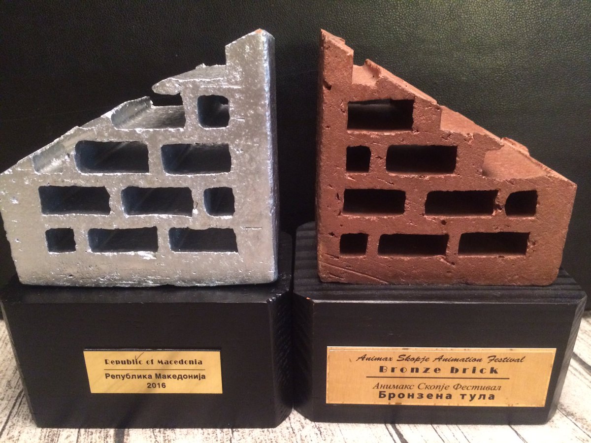 NLAmbPlomp's tweet photo. Honoured to receive 2nd & 3rd prize @AnimaxSkopje on behalf of #DignaVanDerPut for #Parade and #PatrickSchoenmaker for #Bingo @EYE_film https://t.co/n5TdICWoT1