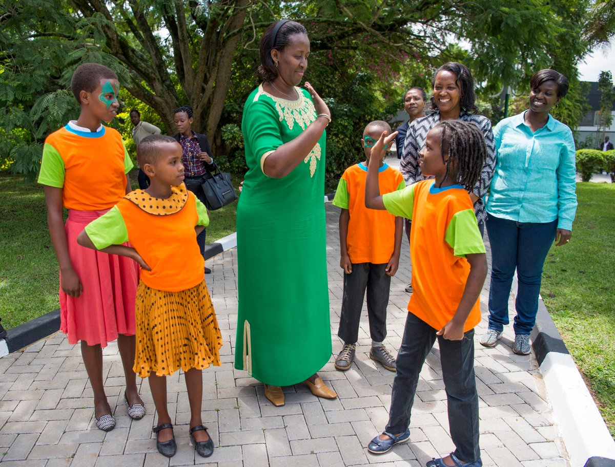 FirstLadyRwanda's tweet photo. View photos of the Annual End of Year Children's Party hosted by President #Kagame &amp; First Lady Jeannette #Kagame at https://t.co/agjdWHUqEg https://t.co/6nT6spfpeG