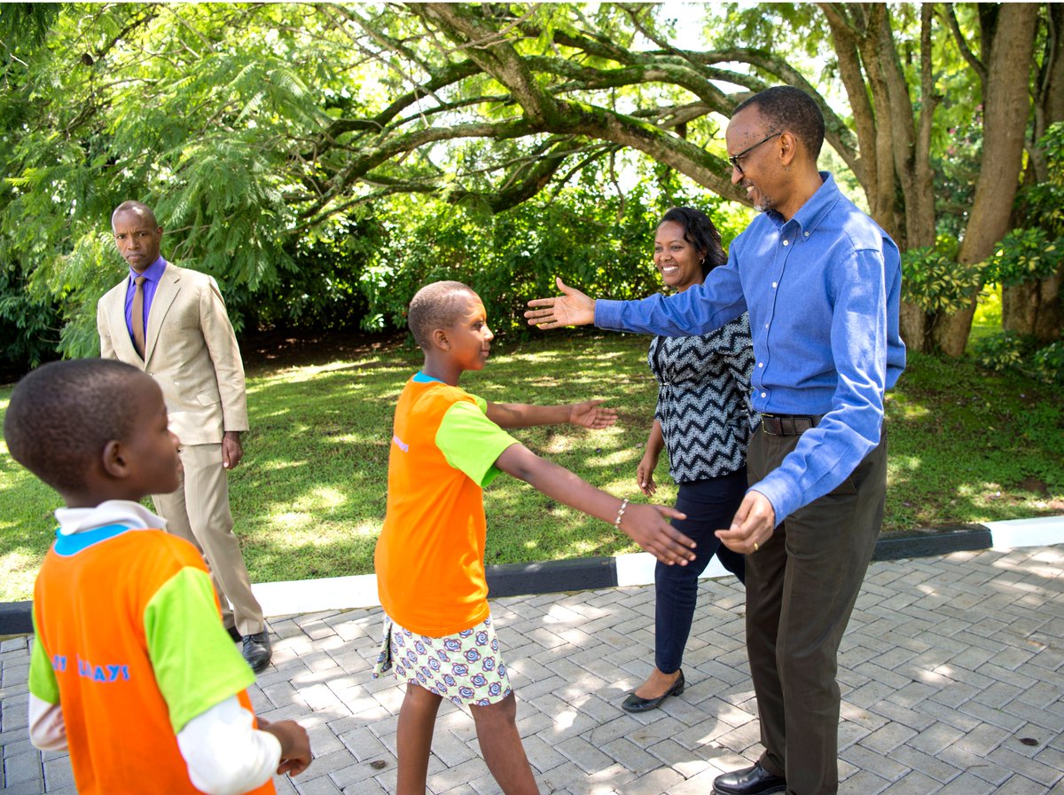 FirstLadyRwanda's tweet photo. View photos of the Annual End of Year Children's Party hosted by President #Kagame &amp; First Lady Jeannette #Kagame at https://t.co/agjdWHUqEg https://t.co/6nT6spfpeG
