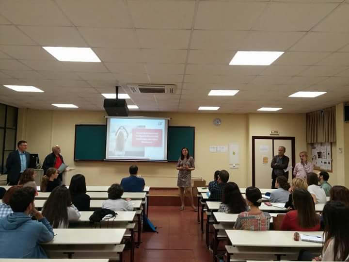 almudenalobato's tweet photo. Una gran experiencia!! Experto en Educar las Emociones @CFP_unisevilla @unisevilla #EducarEmociones_US #InteligenciaEmocional https://t.co/P6WWUJG0QN