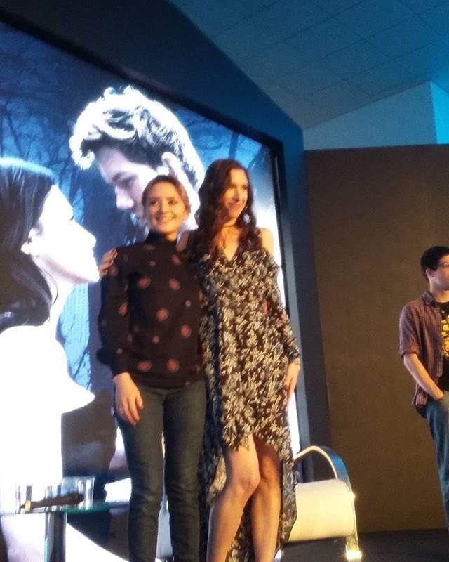 FallenWorldBR's tweet photo. Fotos da Lauren Kate e Addison Timlin na Comic Con agora pouco! #FallenCCXP #QueremosFallenOFilme https://t.co/QkITyjIoLt
