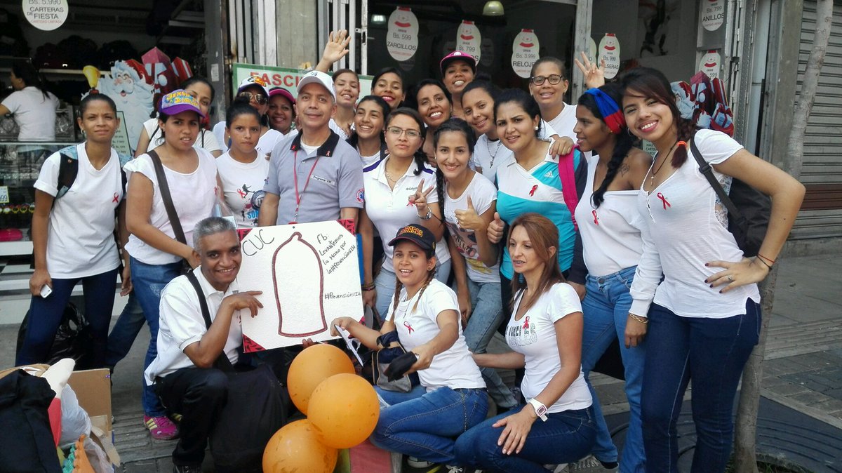 ViceHospitales's tweet photo. También se sumaron a la Jornada de #ConcienciaYPrevención los Estudiantes del Colegio Universitario de Caracas https://t.co/WJp6kEbiaj