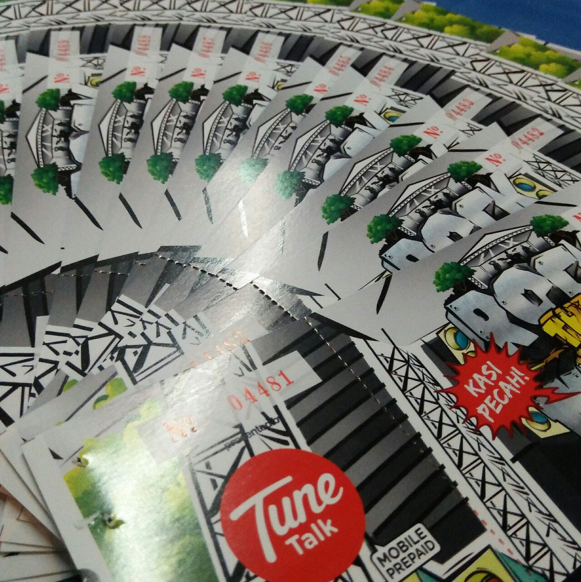zahra_zane's tweet photo. Here #RTW16 tickets to be grab next Saturday at #ThisIsHardcore2...See you there everybody!!! https://t.co/XLEycUMavl