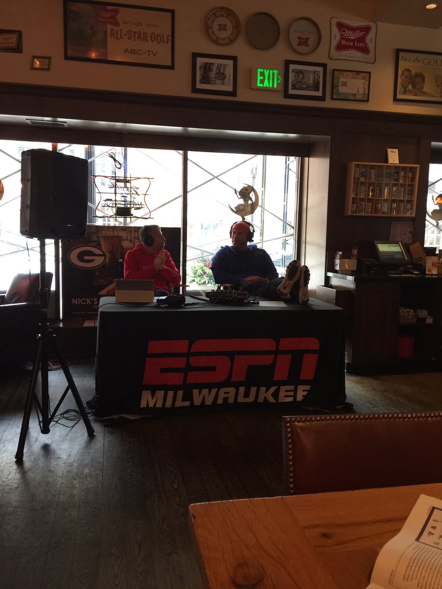 miller_time_pub's tweet image. Starting this Packer Sunday with Chumra and ESPN @miller_time_pub #packersunday