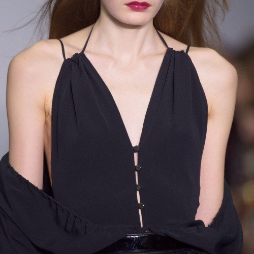 burberrylust's tweet photo. Antonio Berardi F/W 2016 #RTW https://t.co/5iWVzzmLAK