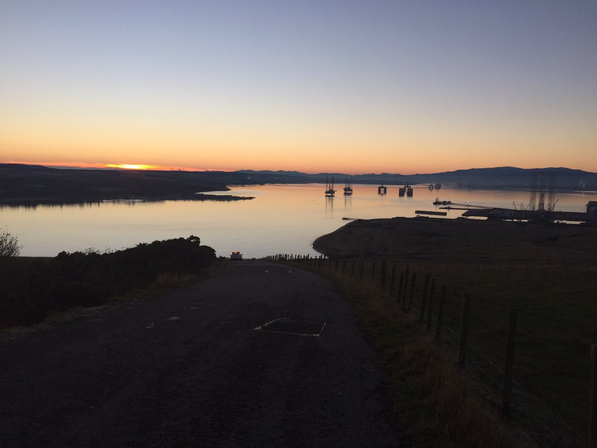 north_highlands's tweet photo. Yet another amazing sunset this evening on the @NorthCoast500 #Cromartyfirth @BBCScotWeather @VisitScotland https://t.co/sYLaLQeLLl