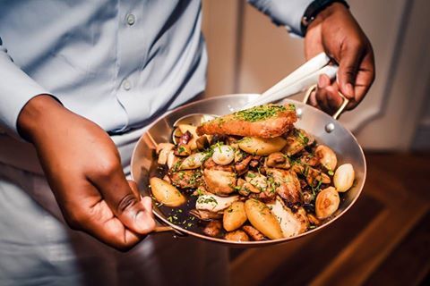 Darlings… a little bit of Frenchspiration for tonight. 🇫🇷  #LeMardiJadore, every Tuesday. #BagatelleFrenchNight #CoqAuVin #BagatelleDubai