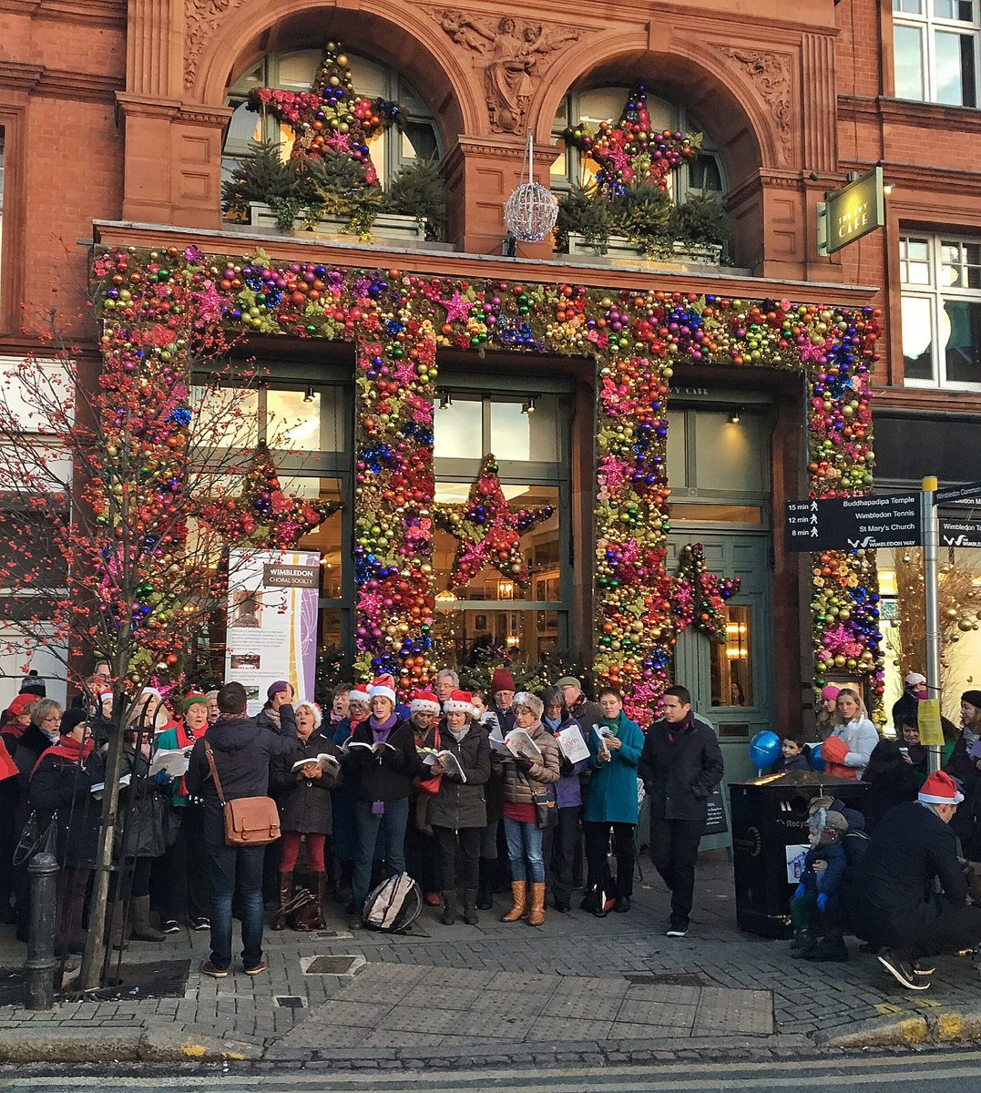 Christmas carols at Wimbledon Christmas fair #WimbledonVillage #christmascarols #festiveseason
