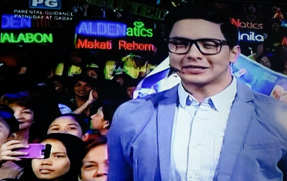ALDENaticsMkt's tweet photo. Galing2 naman.. ๐๐๐ spotted talaga ๐โคโ
@aldenrichards02 @SundayPinasaya
#SPSFestiveDecember https://t.co/hfaSZa2OLH