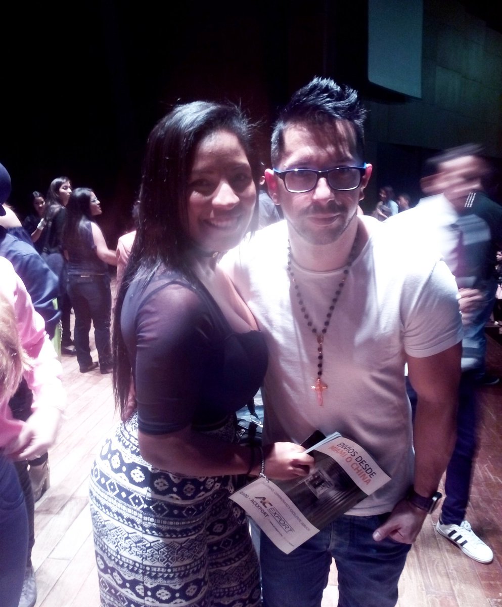 RomeroEmelis's tweet photo. Aquí con el papa de los helados de las redes sociales @Irrael "Lo que no emociona, no vende" #Followmemaracaibo https://t.co/HvMIaSzh4O