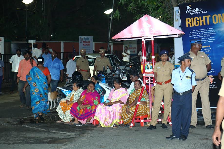 Iamtssudhir's tweet photo. Outside #ApolloHospitals in #Chennai now after news that #jayalalithaa suffered a cardiac arrest https://t.co/TmjO1bJkv3