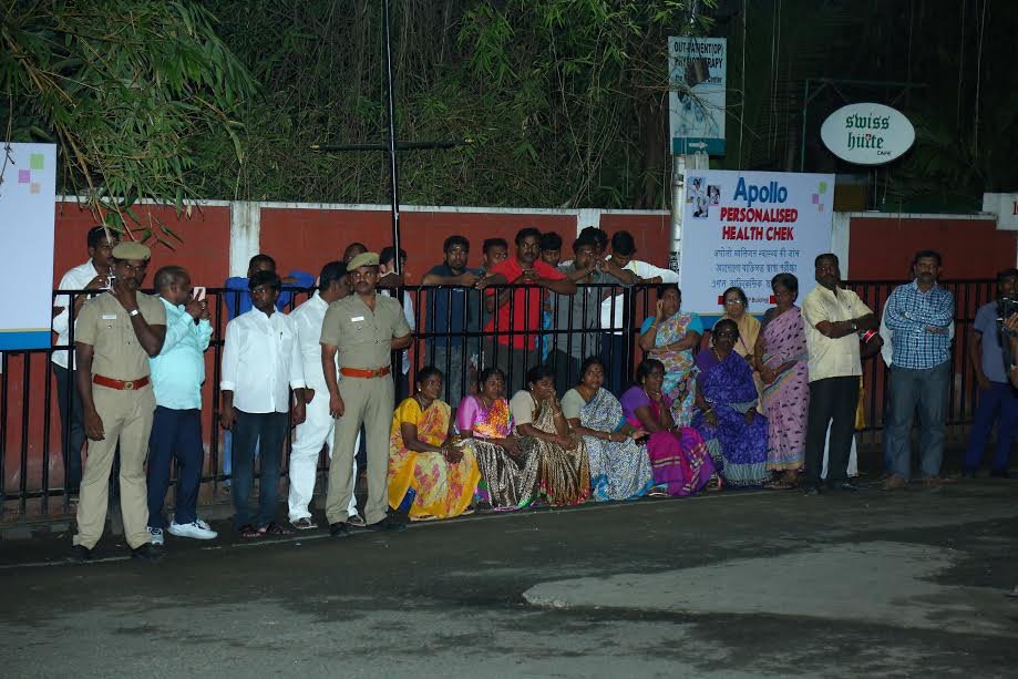 Iamtssudhir's tweet photo. Outside #ApolloHospitals in #Chennai now after news that #jayalalithaa suffered a cardiac arrest https://t.co/TmjO1bJkv3