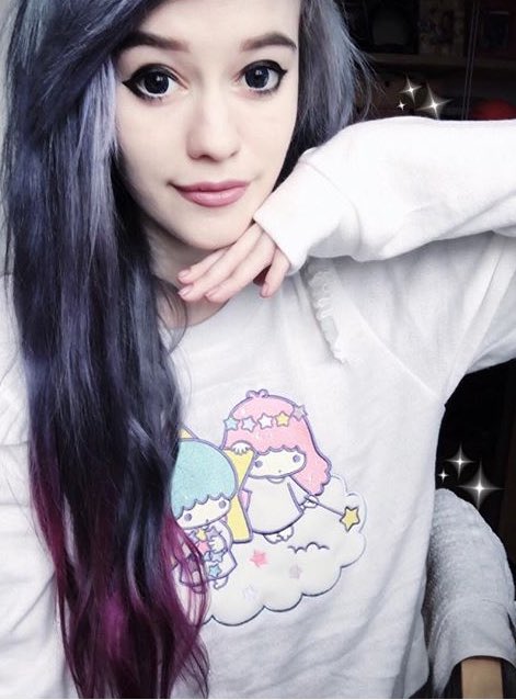 DaOneDaOnlyStar's tweet image. Dyed my hair again HAHA I love my mommy