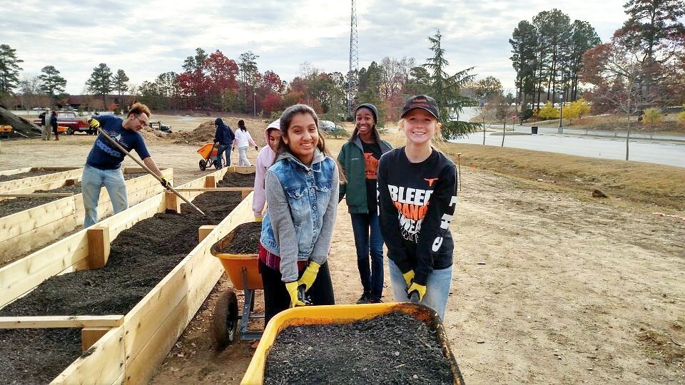 kayla52200's tweet photo. Sometimes the smallest people make the biggest difference #HorticultureEvent #SHYC #SHYA https://t.co/AE6hsn4C5c