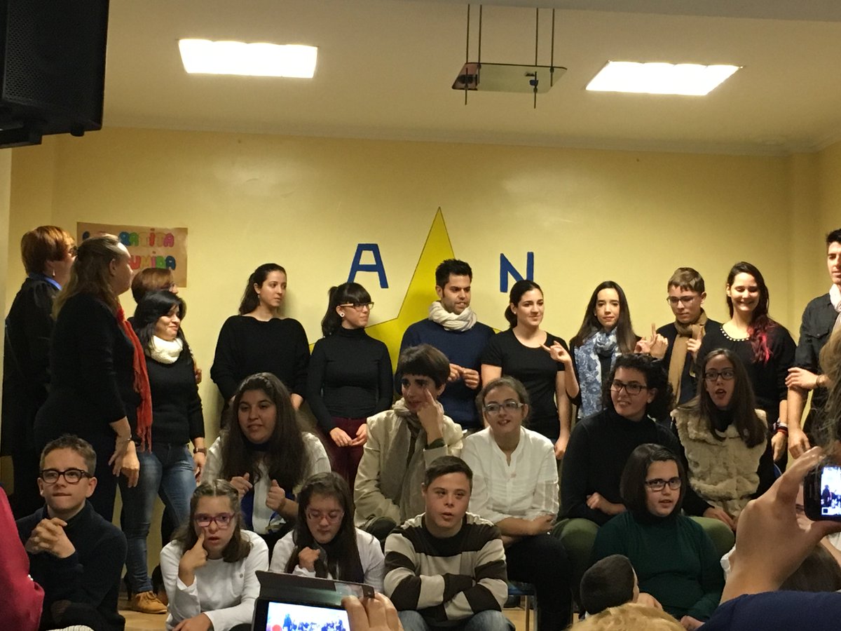 ANFI_dh's tweet photo. Nos adelantamos a la Navidad en nuestra asociación https://t.co/IPXR7hHlQa