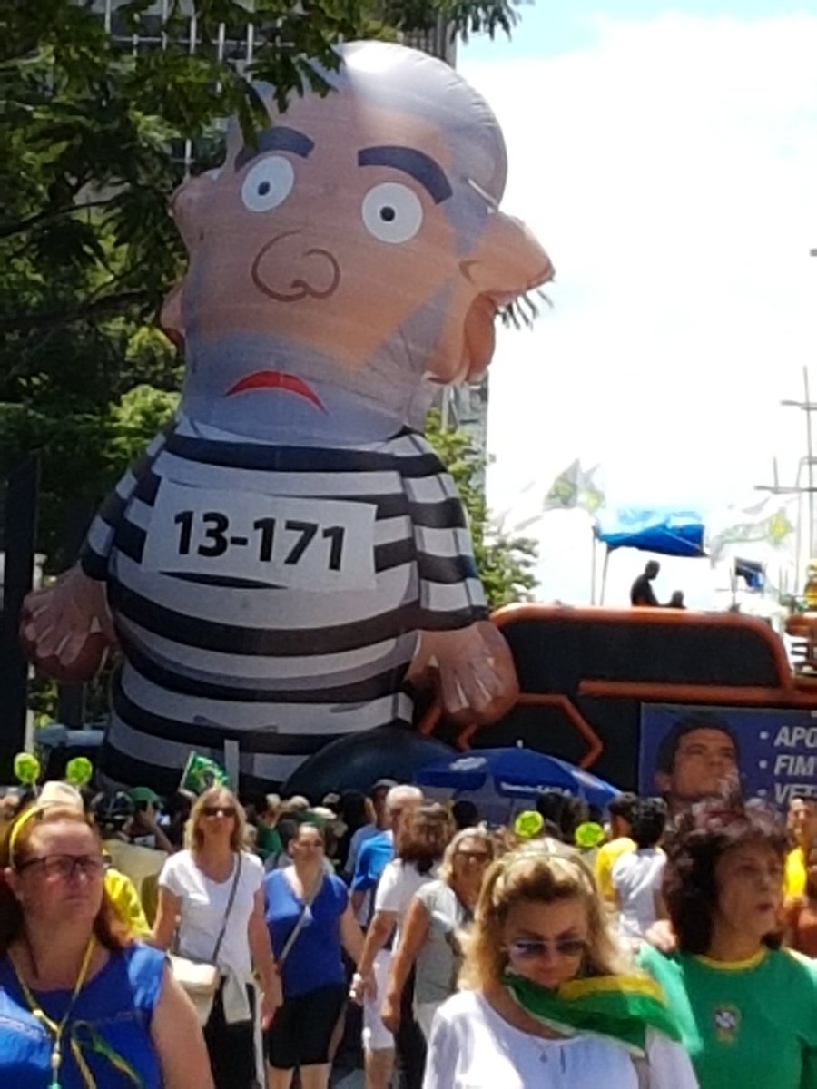 monikalive's tweet photo. #AvenidaPaulista SP
#VemPraRua4Dez https://t.co/NwB0sKHJ4N