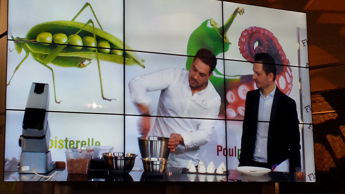 SilviaSimeone's tweet photo. Pavlova de Noël et la magie de la pâtisserie avec #JeffreyCagnes #aTableEn2030 @citedessciences https://t.co/NIpr51iLKz