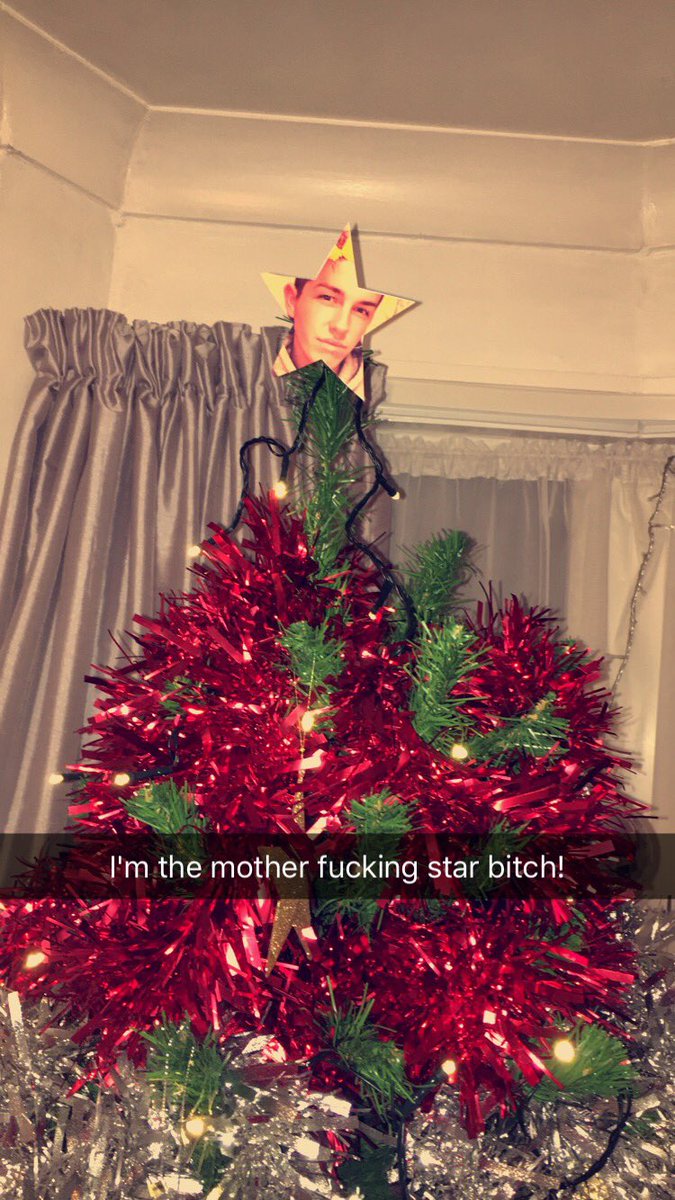 lukemcroft's tweet photo. Sorry mum and dad but the star is ontop again! ❤️❤️❤️❤️ #getstared https://t.co/yOHVrE0Yys