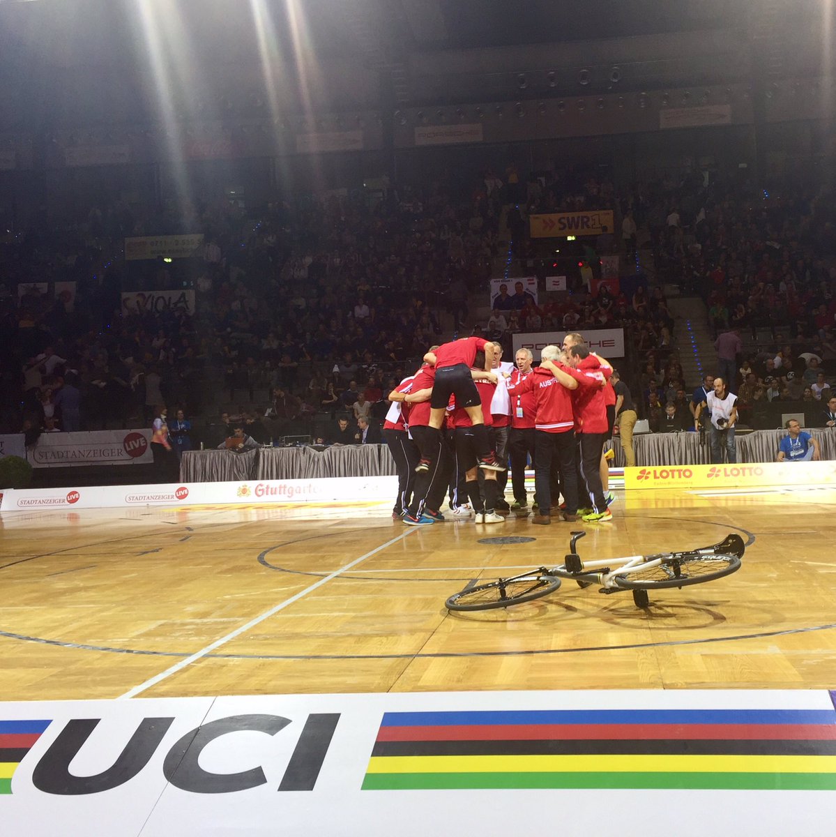 ciclo21's tweet photo. Ya disponibles los resultados actualizados del Mundial Indoor de #Stuttgart2016 con todos los podios en https://t.co/C6bocbnurY @UCI_Indoor https://t.co/z760iHPx1y
