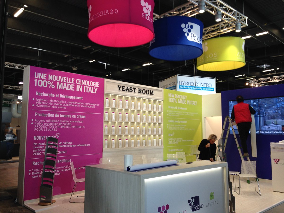 fiorella29's tweet photo. Vinitech 2016 Bordeaux: ultimi ritocchi dello stand allestito per Bioneologia 2.0 https://t.co/4NovcwzYcj