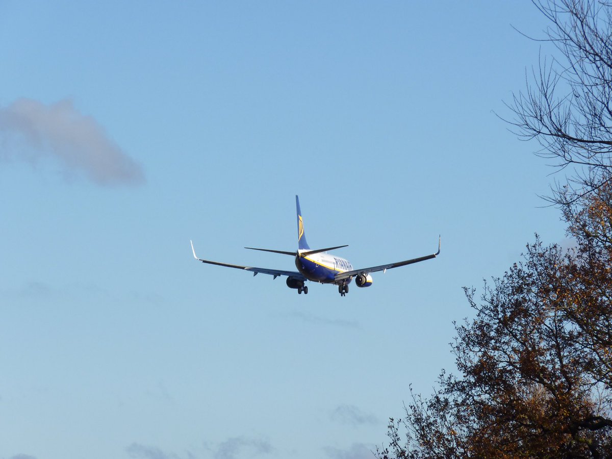 AviationLoverUK's tweet photo. #FI440 #Boeing737 #EI-DHR HAM to Manchester 04-12-16 https://t.co/AOZzonB8hP