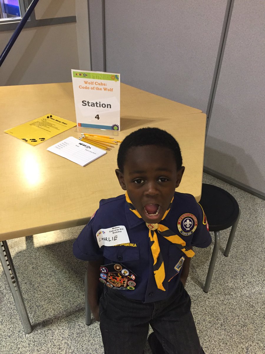 Ypsi_Cubmaster's tweet photo. Attending the #CodeOfTheWolf #cubscouts #beltloop workshop run by @aahandsonmuseum #bsa https://t.co/6PbGoHpg2k