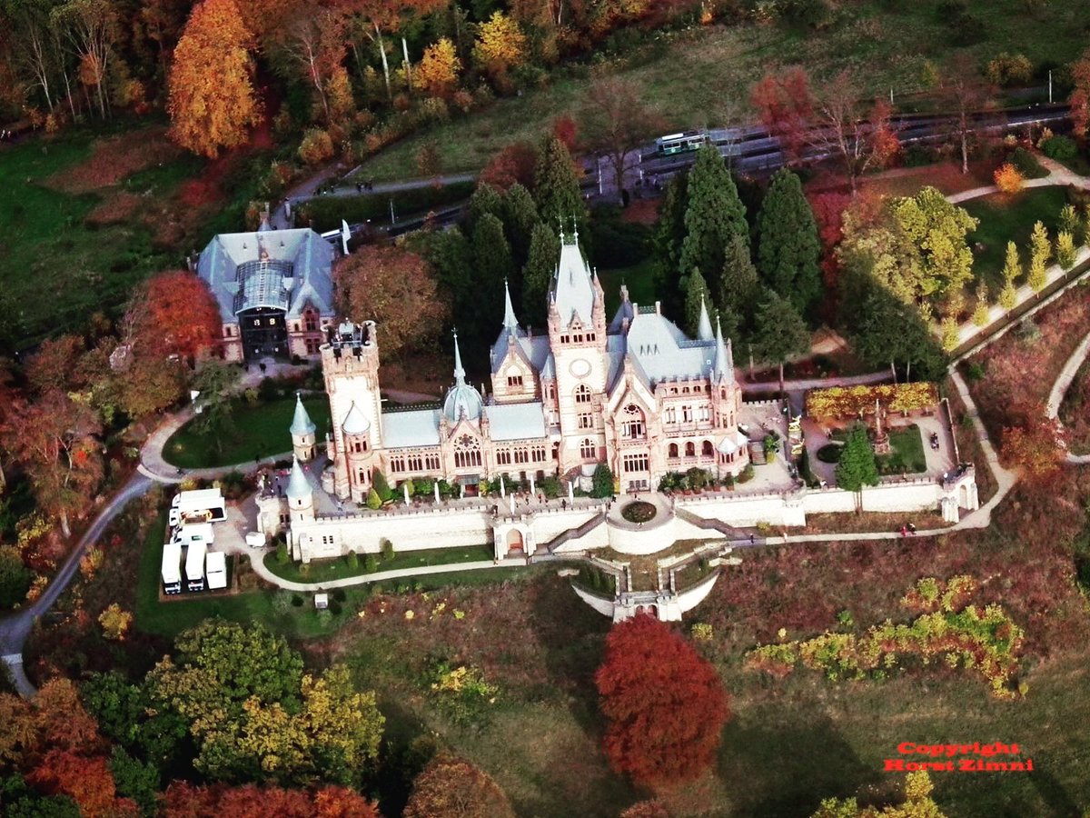 APrukop's tweet photo. Weihnachtszeit @S_Drachenburg in Königswinter #DeinNRW #Fotos https://t.co/RGoAFPaKxA