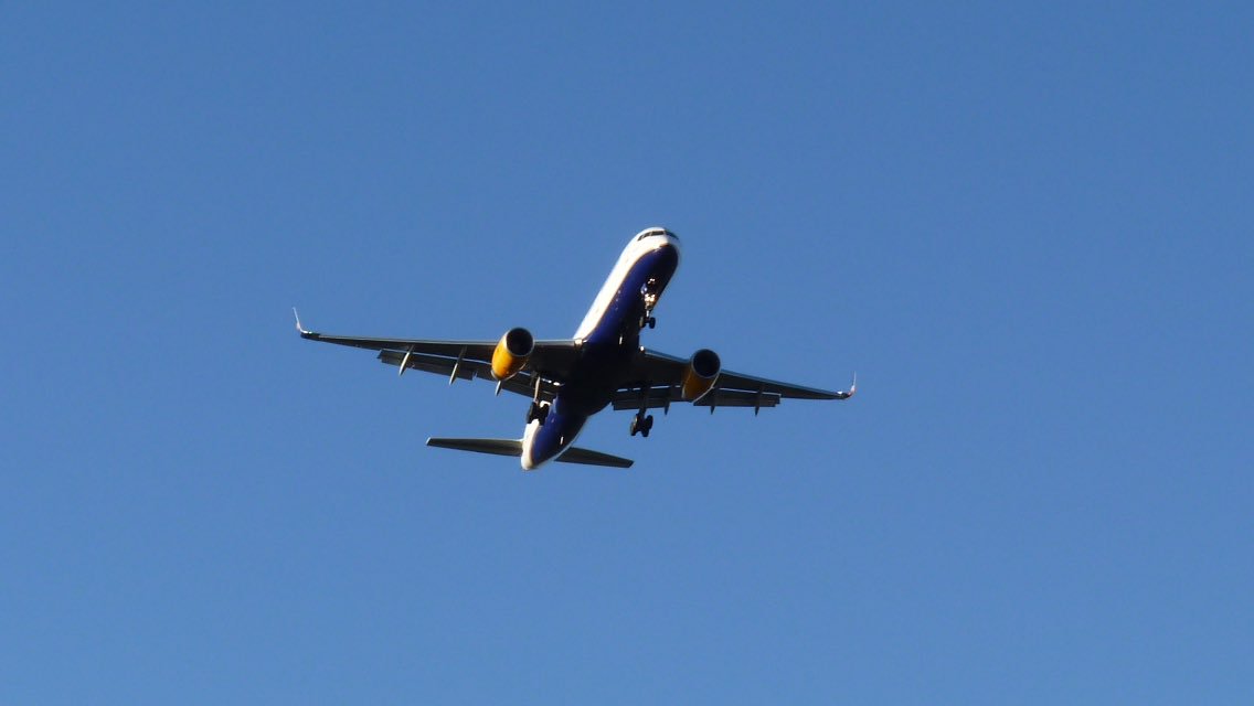 AviationLoverUK's tweet photo. #FI440 #Boeing757 #TF-ISD KEF to Manchester 04-12-16 https://t.co/9v54gHmPa6