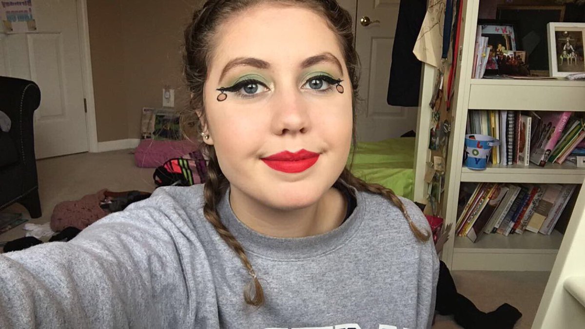 LaurenBeagle's tweet photo. christmas liner 🎄❄️🎅🏻 (inspired by @IvyKungu @SimplySethh &amp; @lauraaa_kate ) https://t.co/PnnzGd2TQG