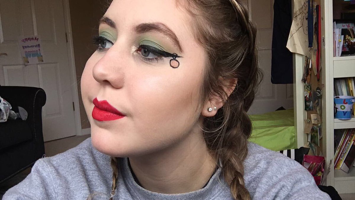 LaurenBeagle's tweet photo. christmas liner 🎄❄️🎅🏻 (inspired by @IvyKungu @SimplySethh &amp; @lauraaa_kate ) https://t.co/PnnzGd2TQG