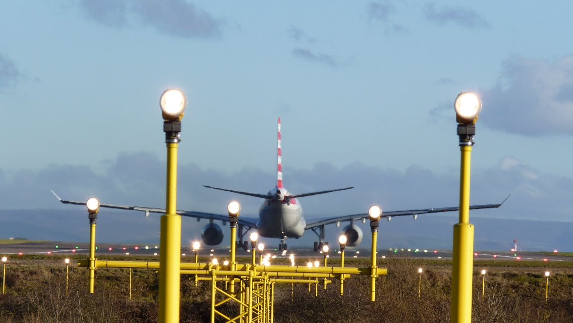 AviationLoverUK's tweet photo. #AA735 #A330 #N292AY Manchester to PHL 04-12-16 https://t.co/89avfOdpmz