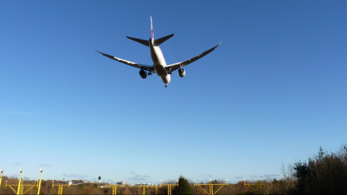 AviationLoverUK's tweet photo. #QR27 #Boeing787 #A7-BCO DOH to Manchester 04-12-16 https://t.co/U0K6YmG9ul