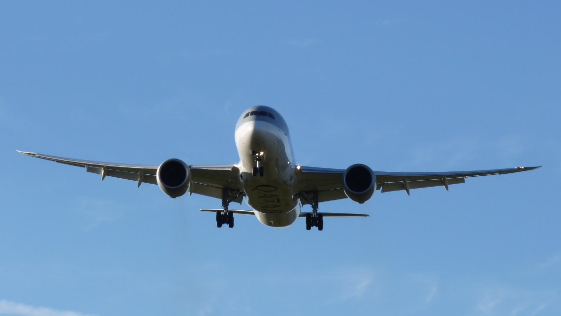 AviationLoverUK's tweet photo. #QR27 #Boeing787 #A7-BCO DOH to Manchester 04-12-16 https://t.co/U0K6YmG9ul