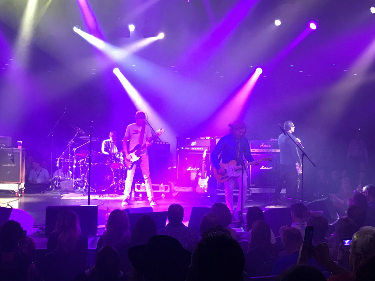 RocknAZ66's tweet photo. Tempe, Arizona's Gin Blossoms in concert! Flashback to '92 last night! Songs from New Miserable Experience! #temperock @ginblossoms https://t.co/ZntrSR0YF7