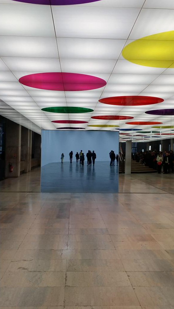 MCLemardeley's tweet photo. Entrez dans l'énigme avec Tino Sehgal @PalaisdeTokyo #ThisProgress @Paris https://t.co/kBDn6x2JaP