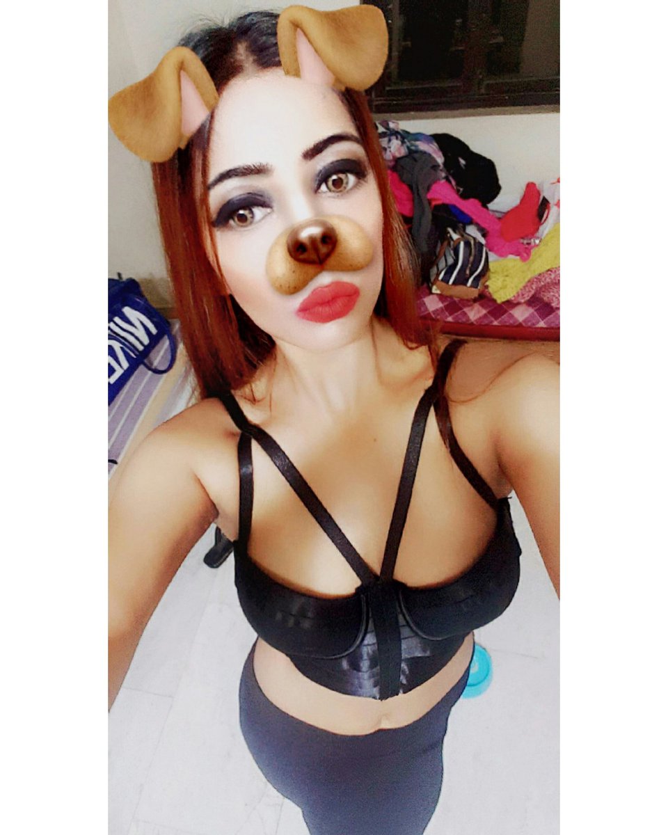 princessmeteor1's tweet image. This lex top is love.. from @bebe_stores🔥🔥🔥
Snapchat: Nikdadiva
.
.
.
#Niharikaaagarwal #Princessmeteor #model #actor #fashionblogger