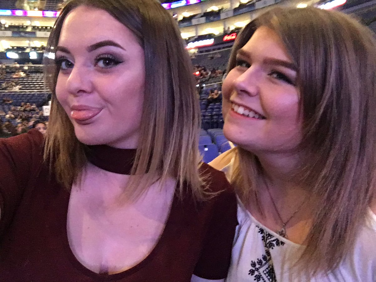 JUSTINBlEBXR's tweet photo. #JBBStage @CapitalOfficial https://t.co/uSNtyKuiq8