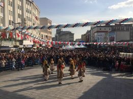 oguzyildirim89's tweet photo. Esenler Sinop kestane festivali @SIRIN_UNAL @ahmethamdicamli @tevfikgoksu @avukat_osman @sindefgenc57 https://t.co/sW4yd1ftk0