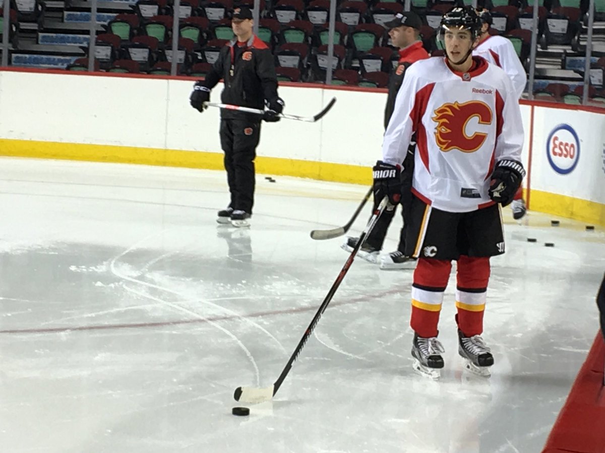 Back to regular practice jerseys for Johnny and Bouma! https://t.co/vTIVRfgNbU