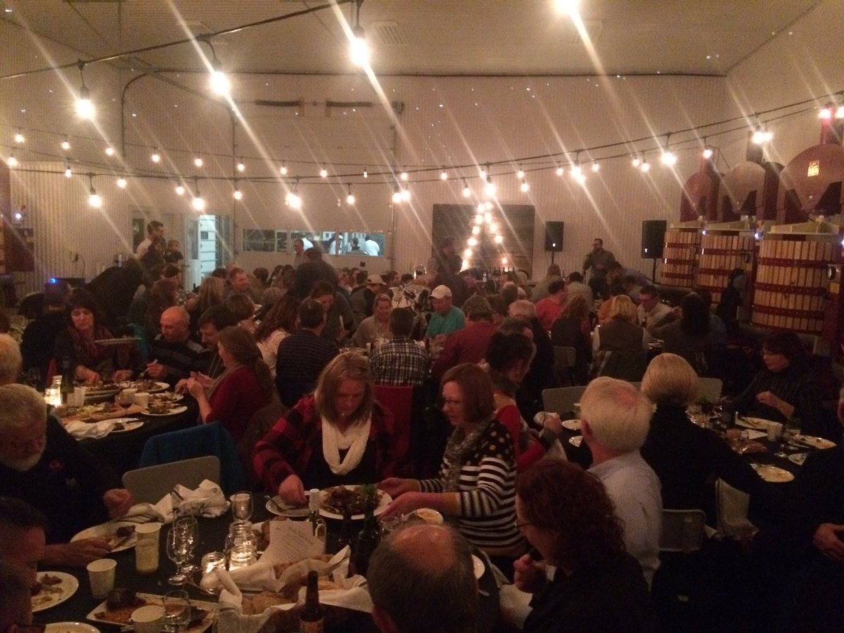 AmandaOConnell5's tweet photo. Still full from the most amazing dinner ever last night. Thank you @CanadaOYF for another great year #oyf2016 #eatlocal #ontario https://t.co/jhs6uW7HnZ