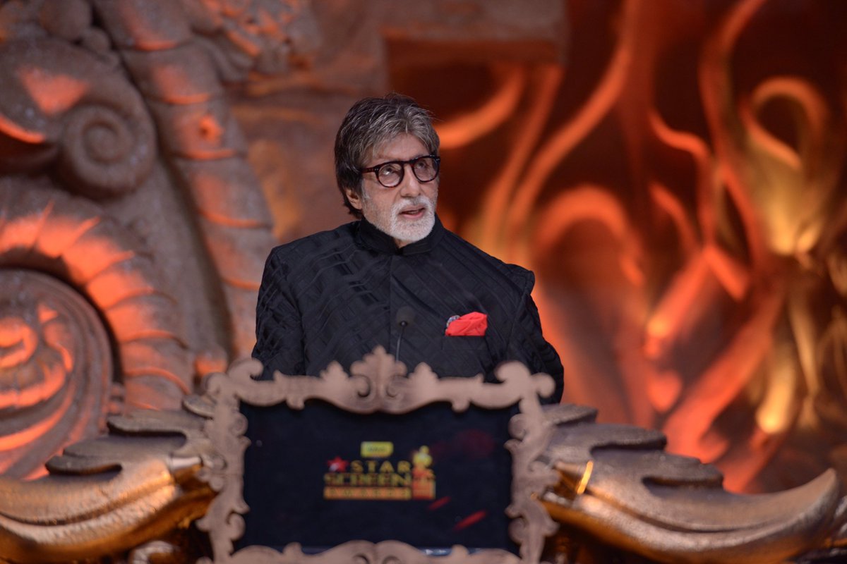 SrBachchan's tweet image. T 2461 - 2 days of wedding in Goa .. fly into Mumbai .. to Screen Awards .. and the recognition for PINK .. so humbled !